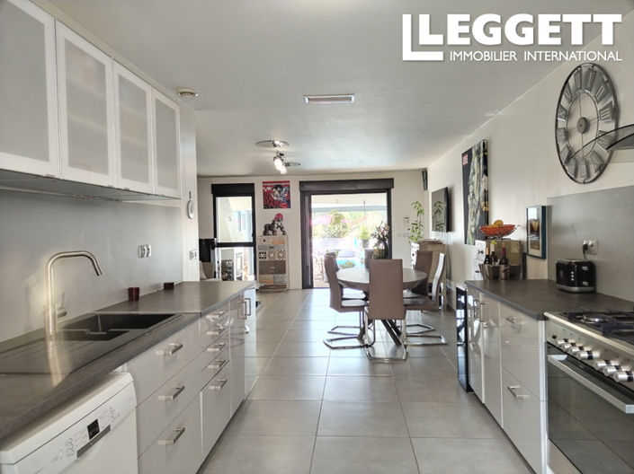 Image No.7-4 Bed House for sale