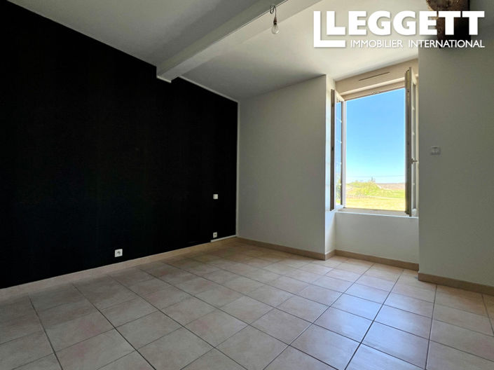 Image No.10-2 Bed House for sale