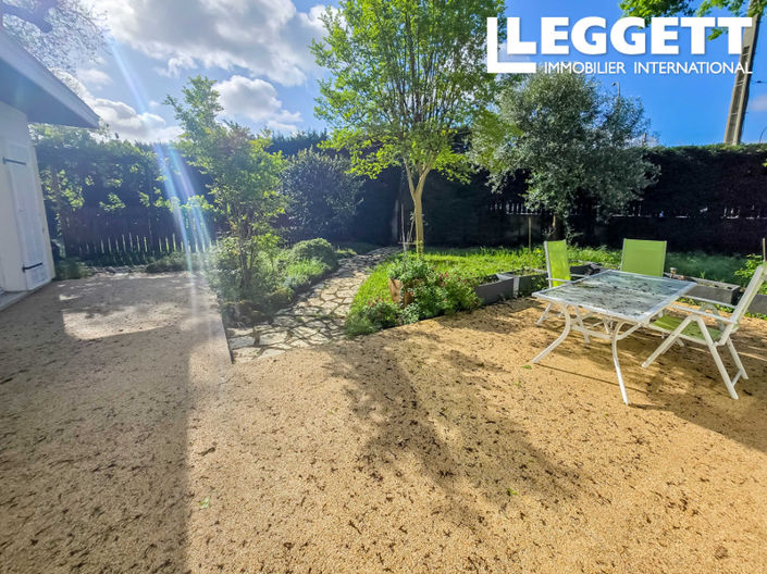 Image No.5-6 Bed House for sale