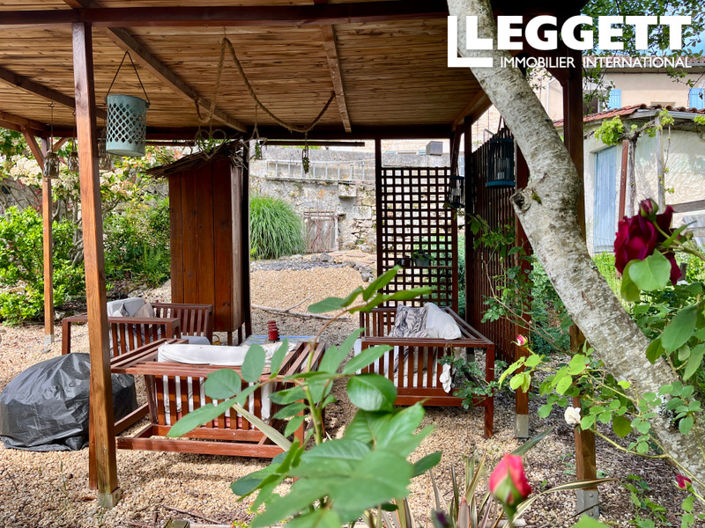 Image No.10-3 Bed House for sale