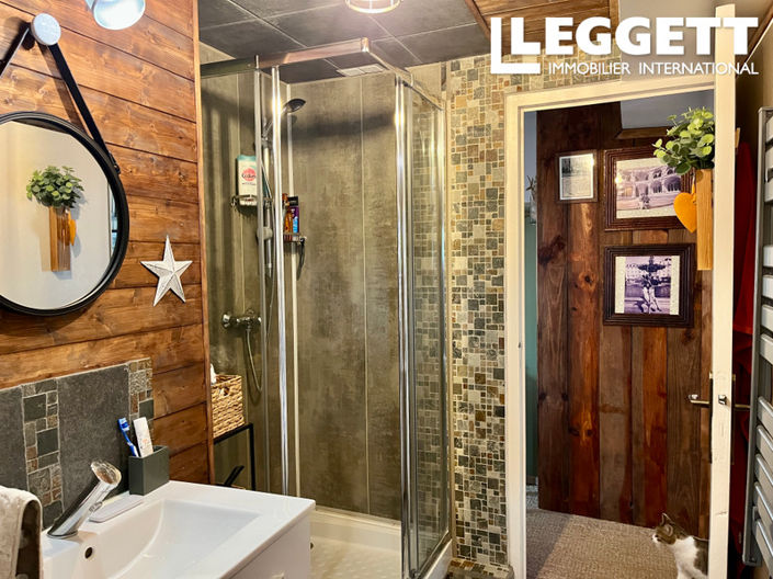 Image No.8-3 Bed House for sale