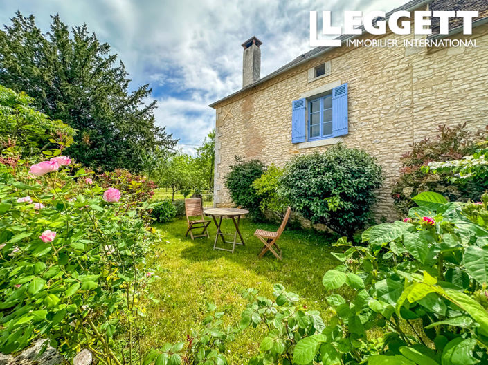 Image No.10-3 Bed House for sale