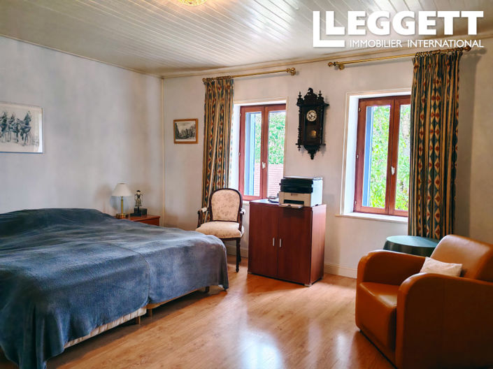 Image No.7-5 Bed House for sale