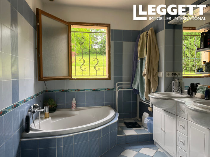 Image No.9-3 Bed House for sale