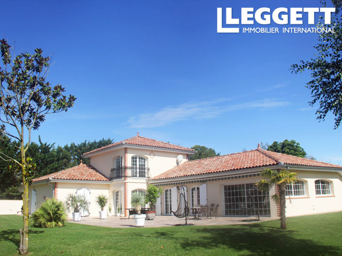 Image No.1-6 Bed House for sale