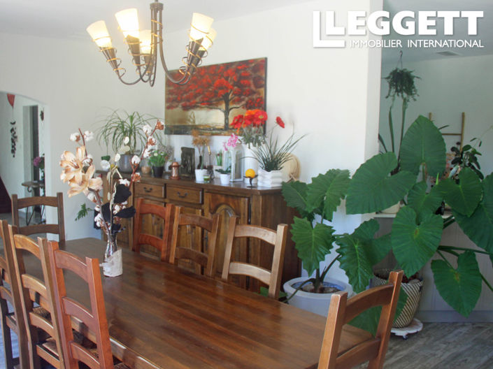 Image No.5-6 Bed House for sale