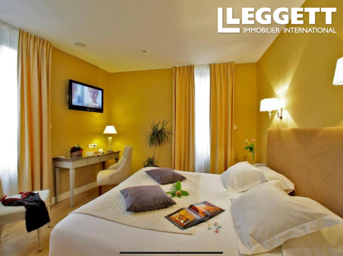 Image No.5-36 Bed Commercial for sale