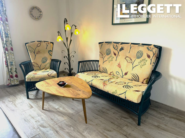 Image No.6-8 Bed House for sale