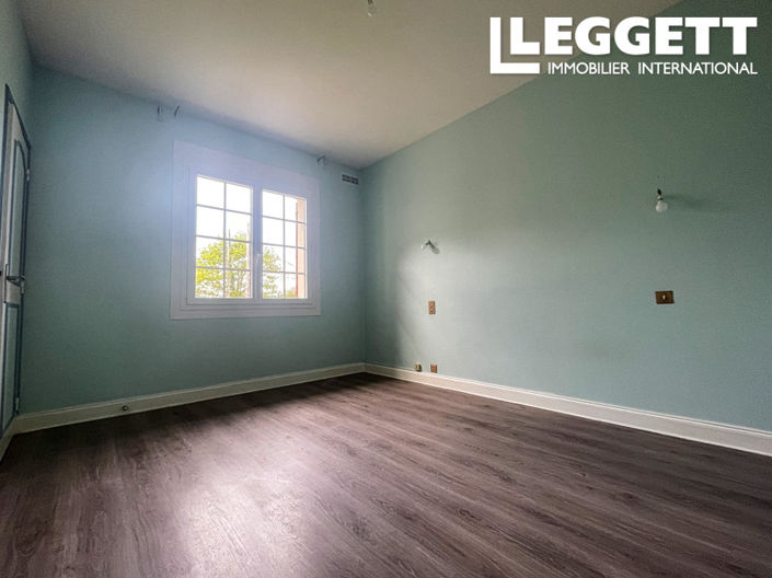 Image No.8-4 Bed House for sale