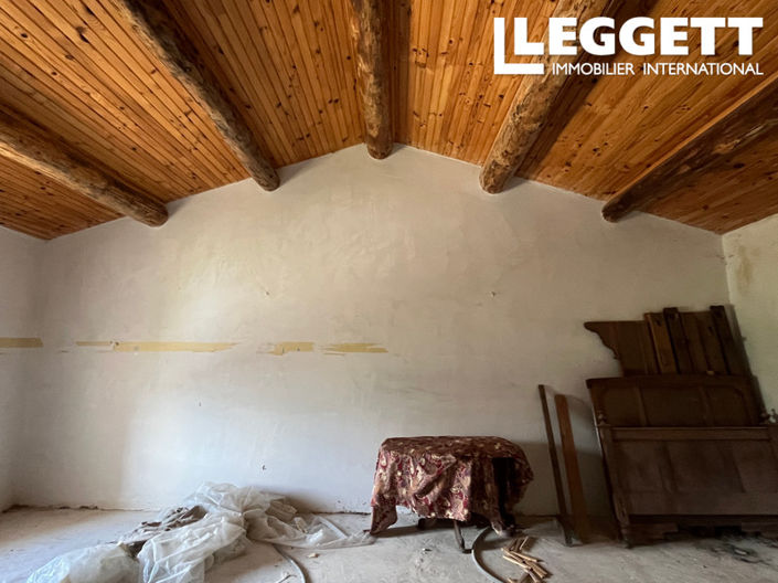 Image No.10-6 Bed House for sale