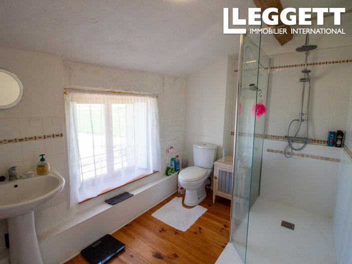 Image No.8-4 Bed House for sale