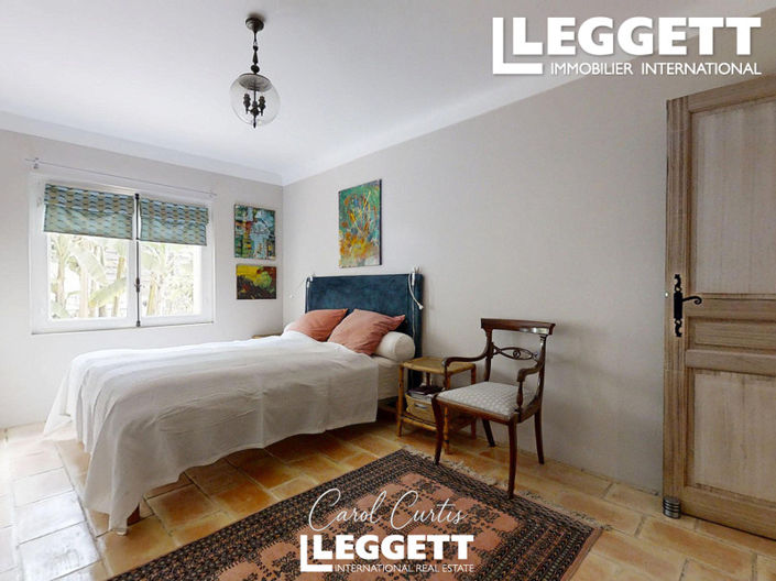 Image No.7-7 Bed House for sale