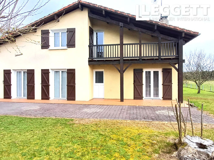 Image No.1-4 Bed House for sale