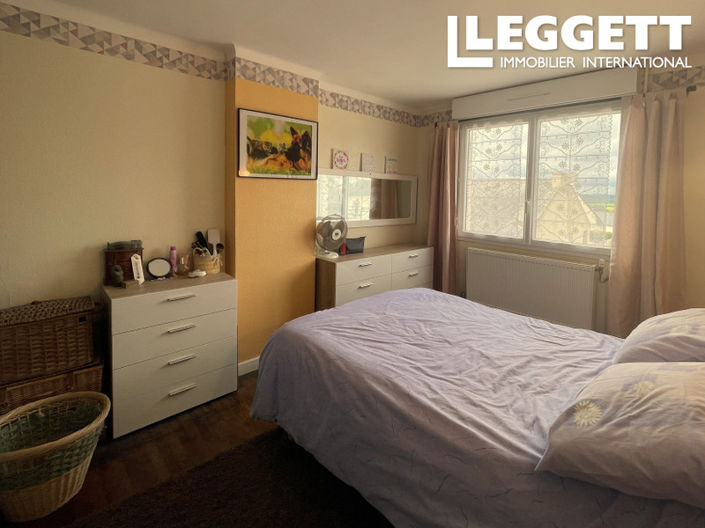 Image No.10-2 Bed House for sale