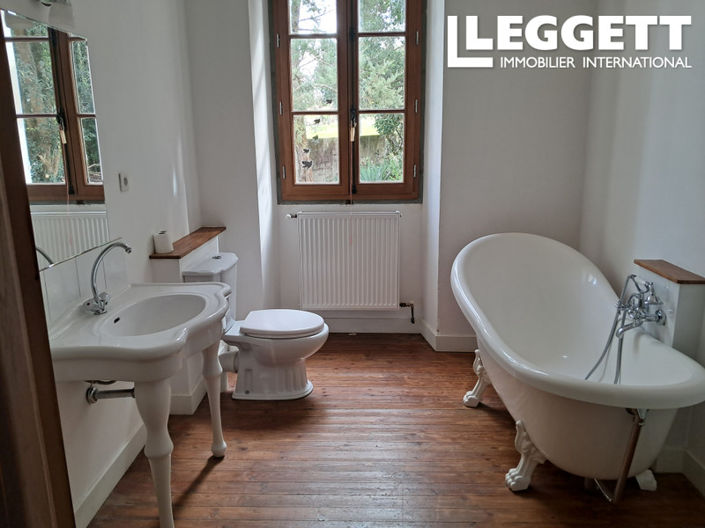 Image No.8-3 Bed House for sale