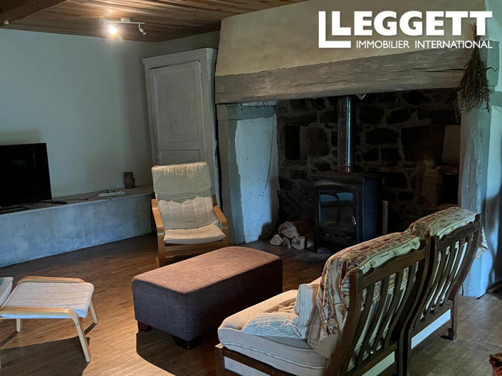 Image No.8-6 Bed House for sale