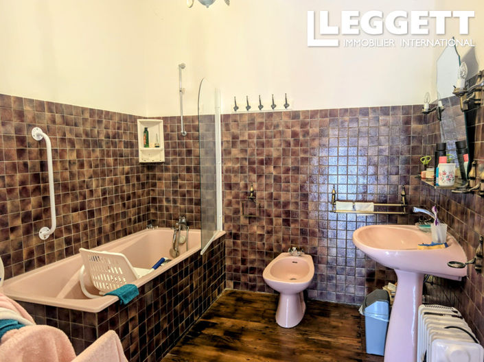 Image No.9-4 Bed House for sale