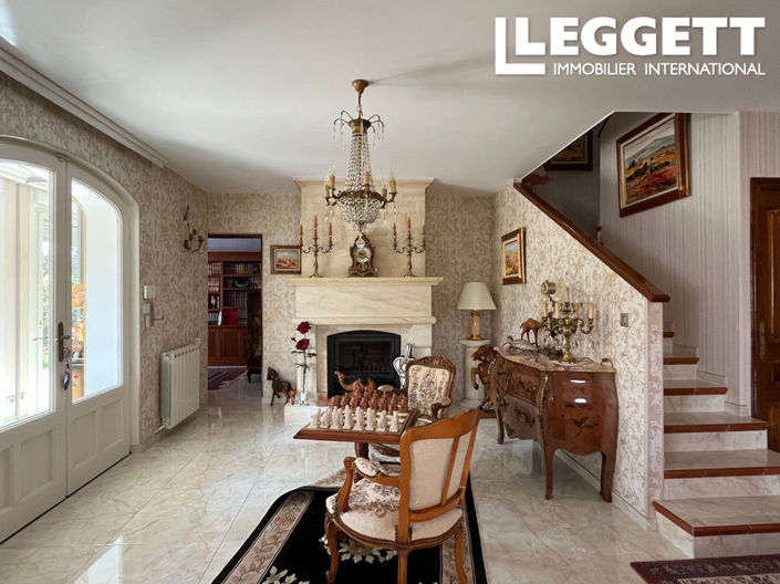 Image No.4-6 Bed House for sale