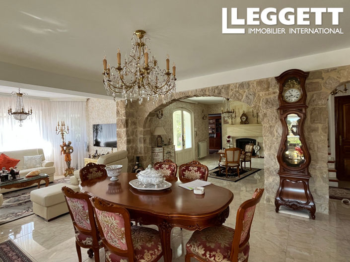 Image No.6-6 Bed House for sale