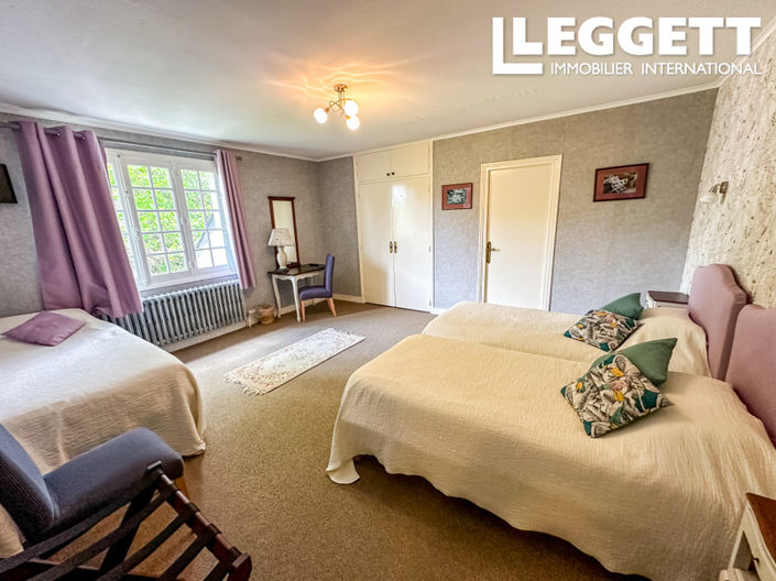 Image No.7-7 Bed House for sale