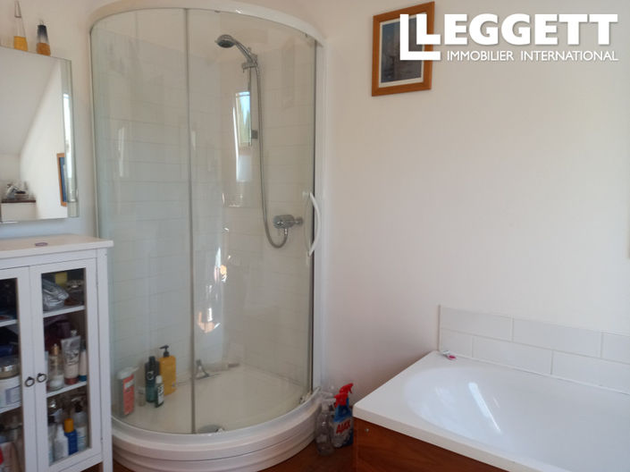 Image No.8-3 Bed House for sale