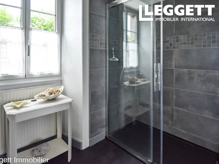 Image No.10-6 Bed House for sale