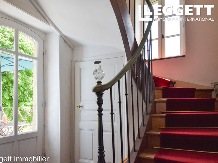 Image No.8-6 Bed House for sale