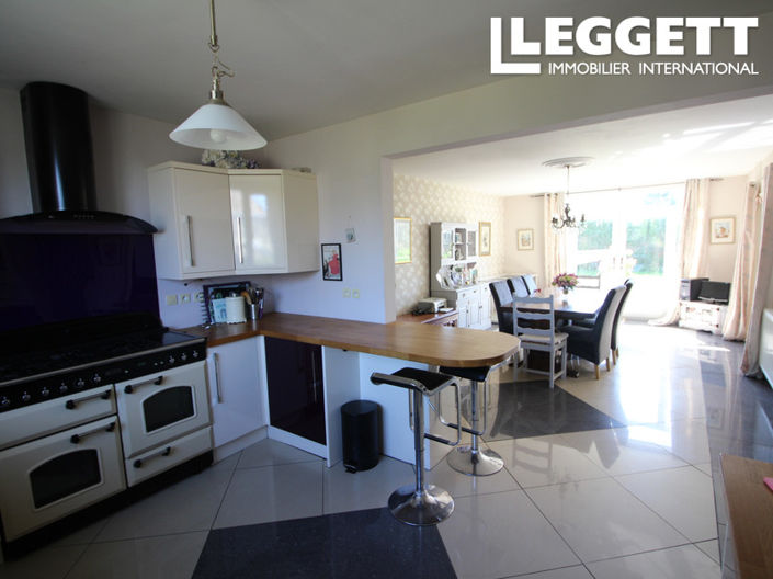 Image No.2-5 Bed House for sale