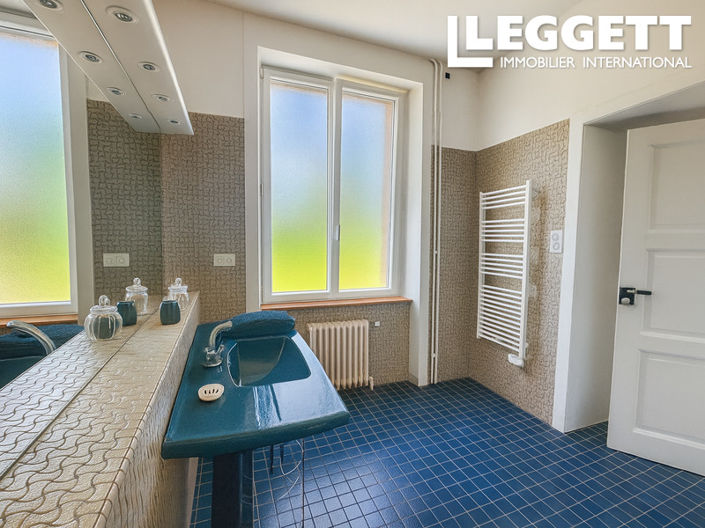 Image No.10-11 Bed House for sale