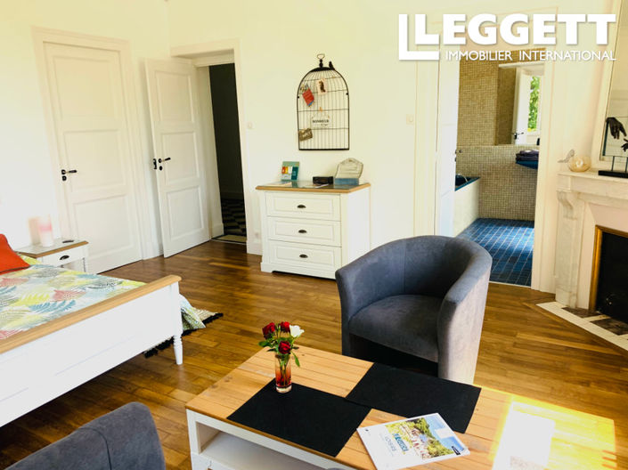 Image No.8-11 Bed House for sale