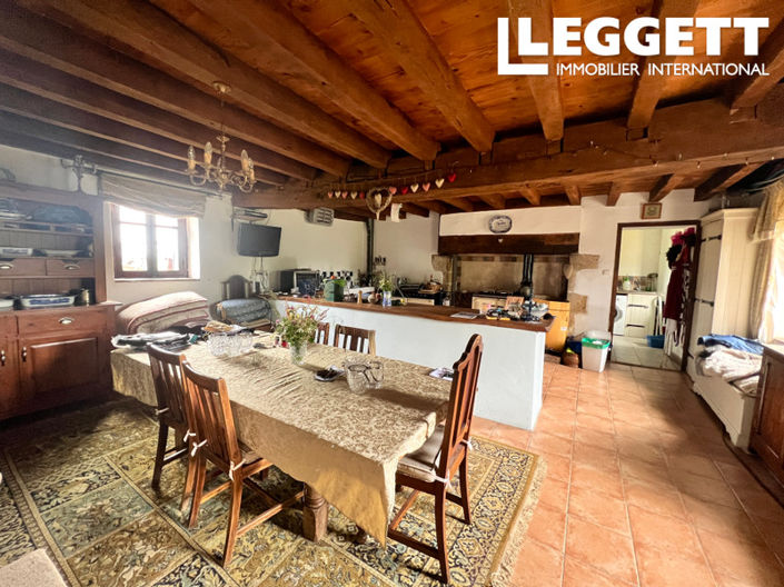 Image No.2-4 Bed House for sale