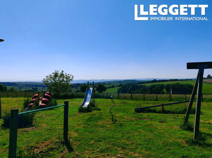 Image No.10-8 Bed Commercial for sale