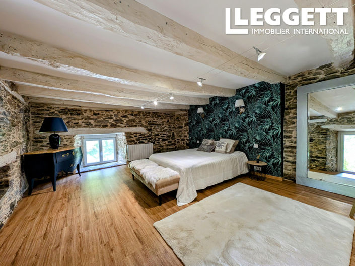 Image No.6-4 Bed House for sale