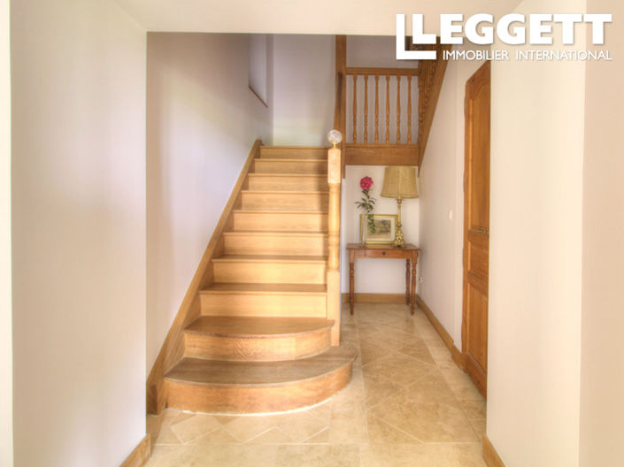 Image No.3-5 Bed House for sale