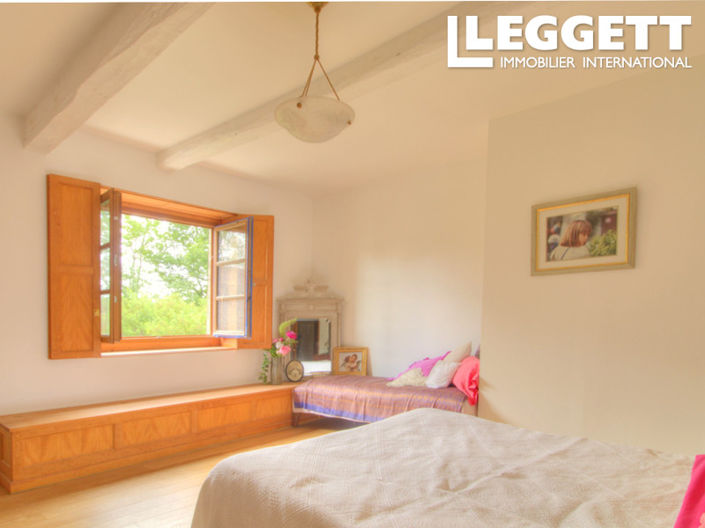 Image No.5-5 Bed House for sale