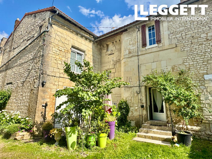 Image No.1-8 Bed House for sale