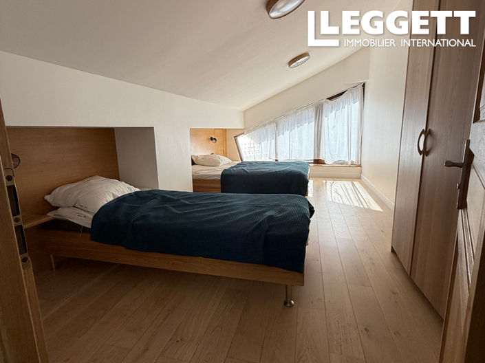 Image No.5-5 Bed House for sale