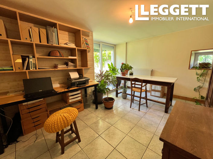 Image No.5-6 Bed House for sale