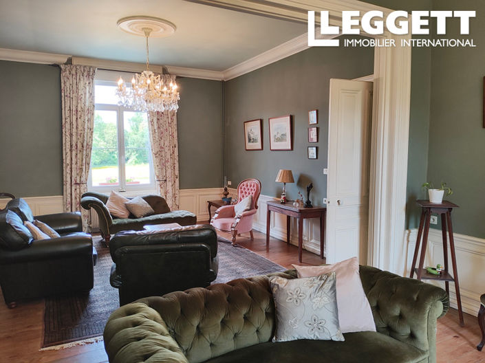 Image No.6-6 Bed House for sale