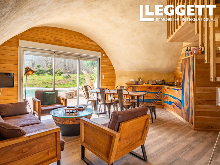 Image No.6-8 Bed House for sale