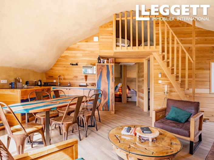 Image No.7-8 Bed House for sale