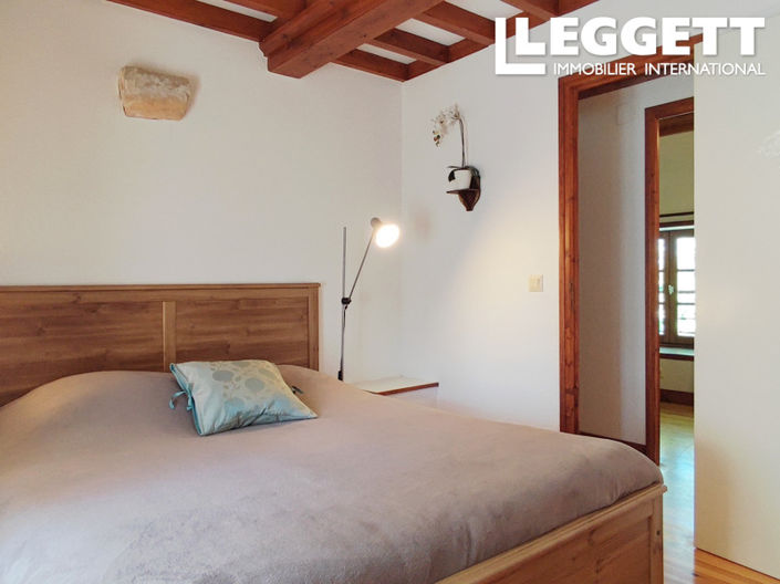 Image No.9-7 Bed House for sale