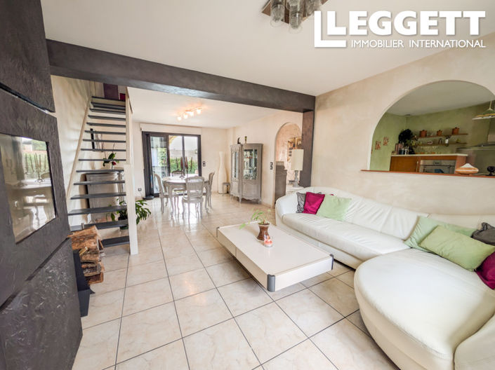 Image No.8-3 Bed House for sale