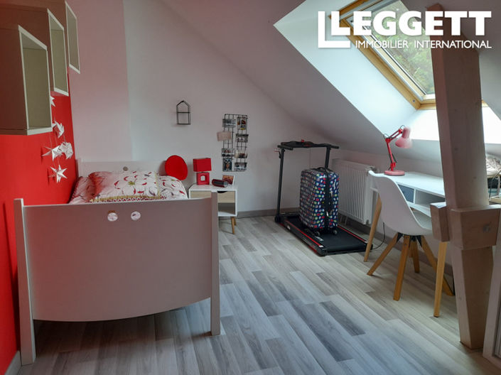 Image No.10-5 Bed House for sale