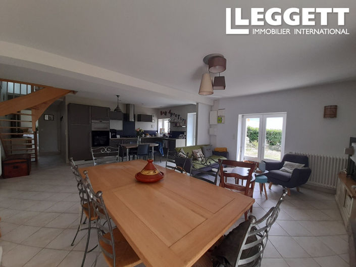 Image No.6-5 Bed House for sale