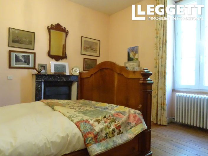 Image No.9-4 Bed House for sale