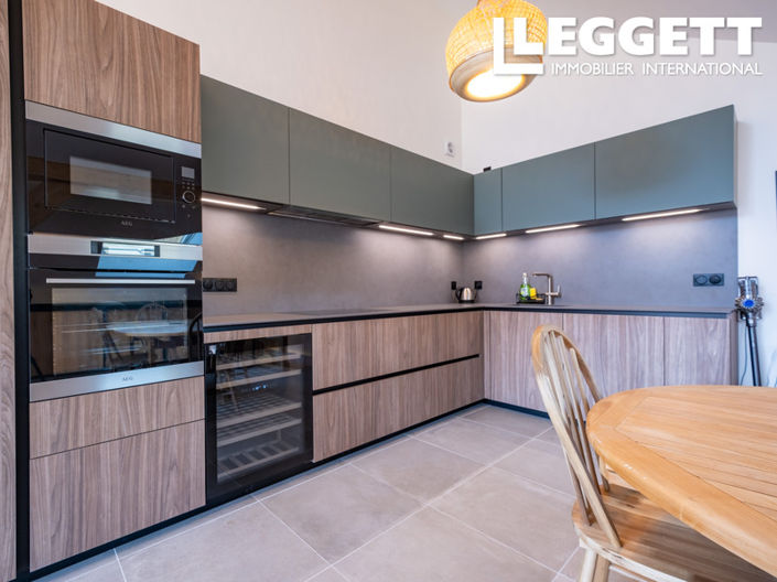 Image No.3-4 Bed House for sale