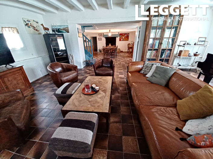 Image No.2-4 Bed House for sale