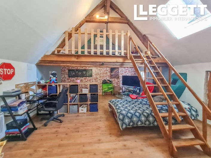 Image No.6-5 Bed House for sale