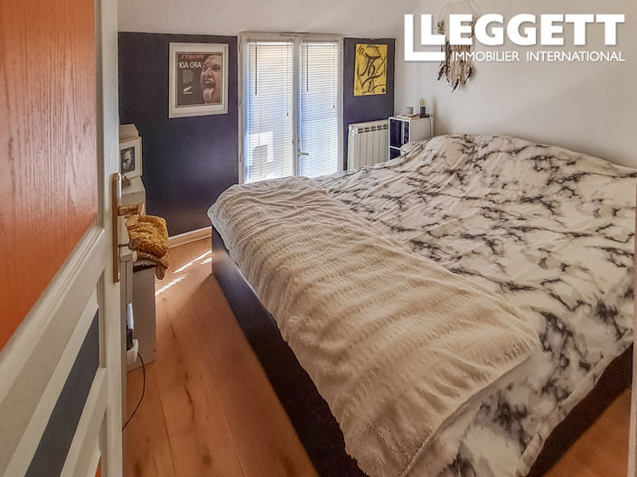 Image No.9-5 Bed House for sale